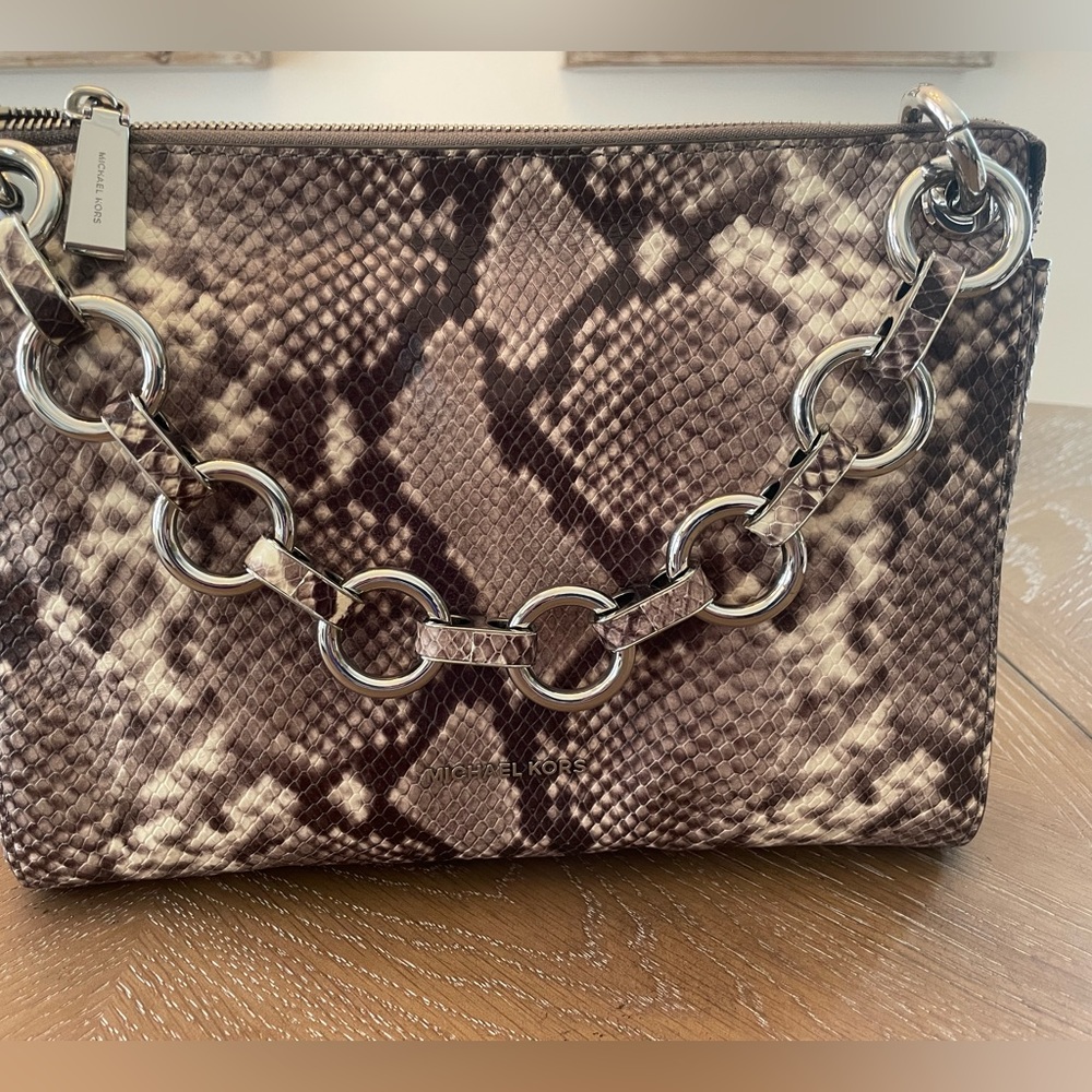 Michael Kors Gianna Md Conv
Messenger Bag